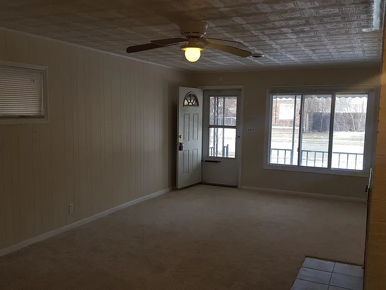 26236 Clancy St — Photo 11
