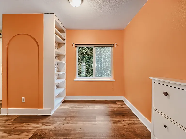 909 NE Brazee St #11 — Photo 6