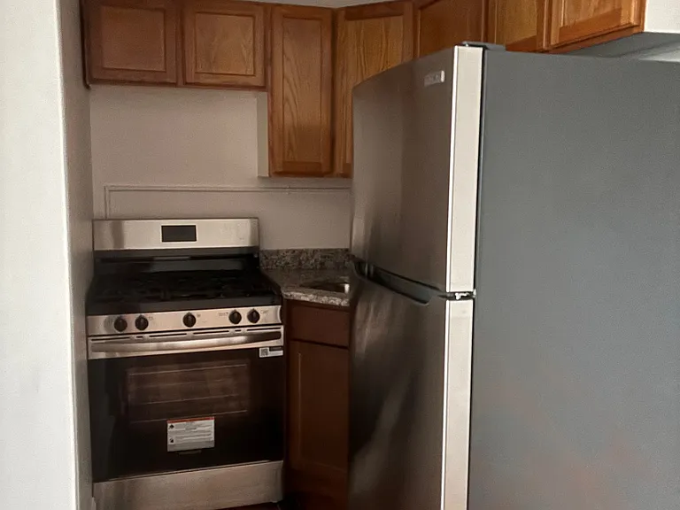 Medium Studio Kitchen