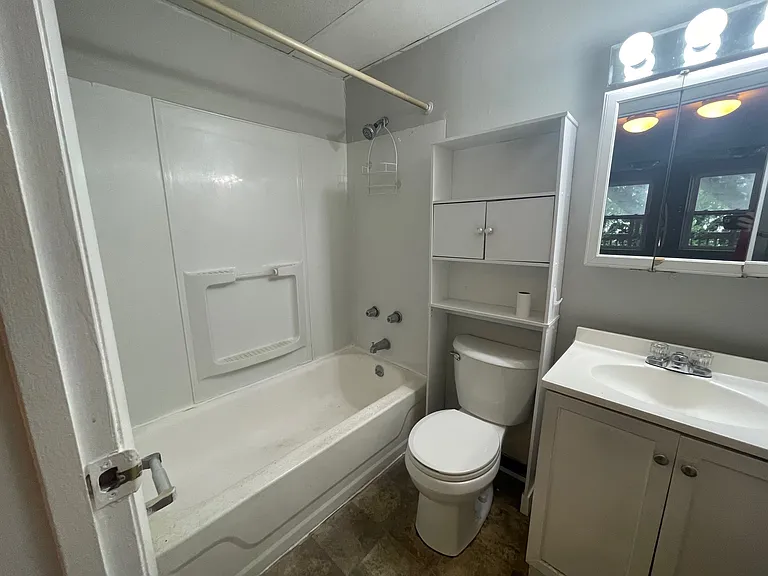 520 Morris St #2 — Photo 4