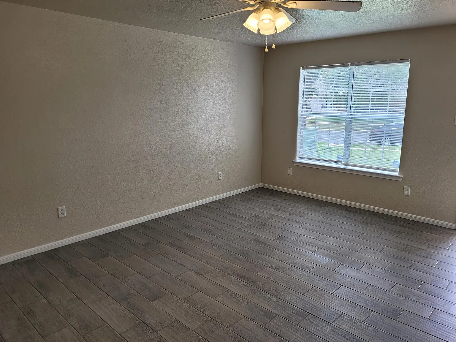 Acorn Creek 4604 - 1 — Photo 3
