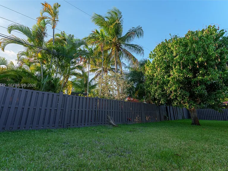 5419 NE 22nd Ave — Photo 35