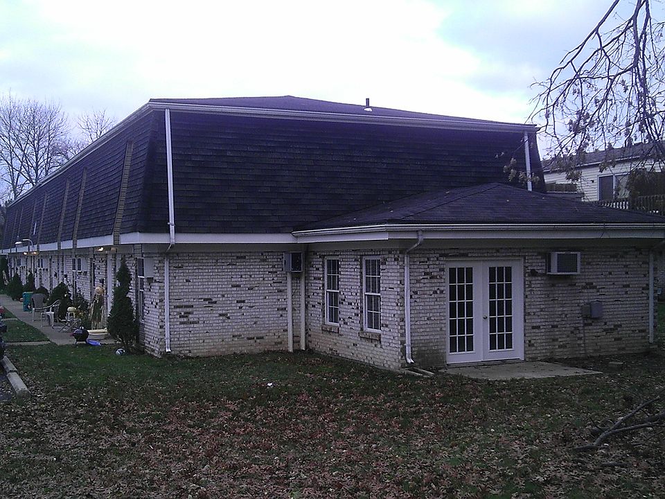 1st image of 985 Somerset Dr APT 8
