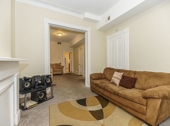 4th image of 1410 N Bell Ave