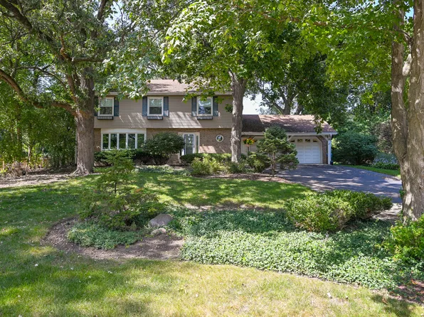 26W530 Prairie Ave, Winfield, IL 60190