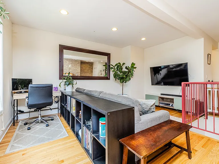 3750 N Wilton Ave #2 — Photo 4