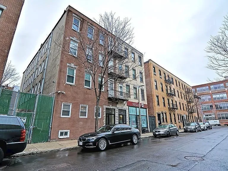 182 Cottage St #101 — Photo 16