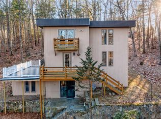 29 Robin Vale Dr, Glocester, RI 02857