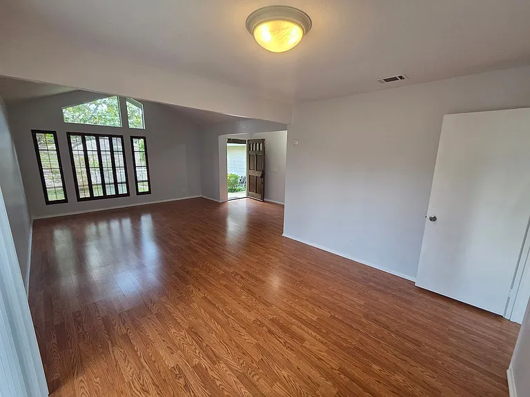 1405 Paseo Manzana — Photo 5