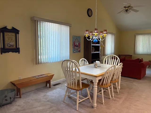 51 Newport Dr — Photo 3