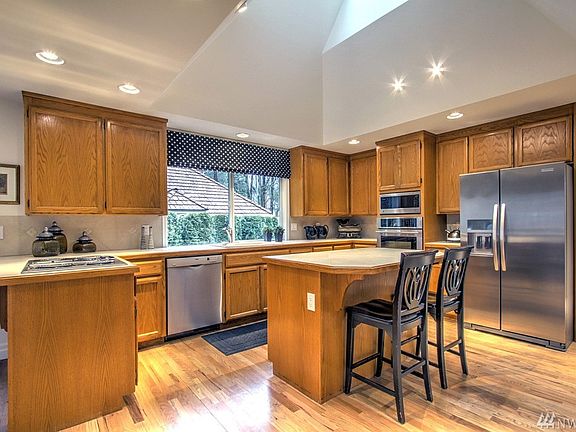 4th image of 20546 NE 35th Pl
