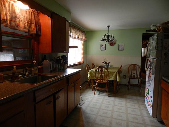 4th image of 66 Maryknoll Dr