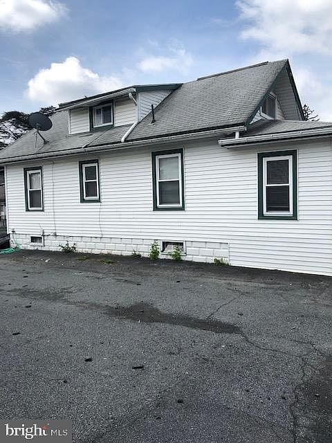2nd image of 403 George St