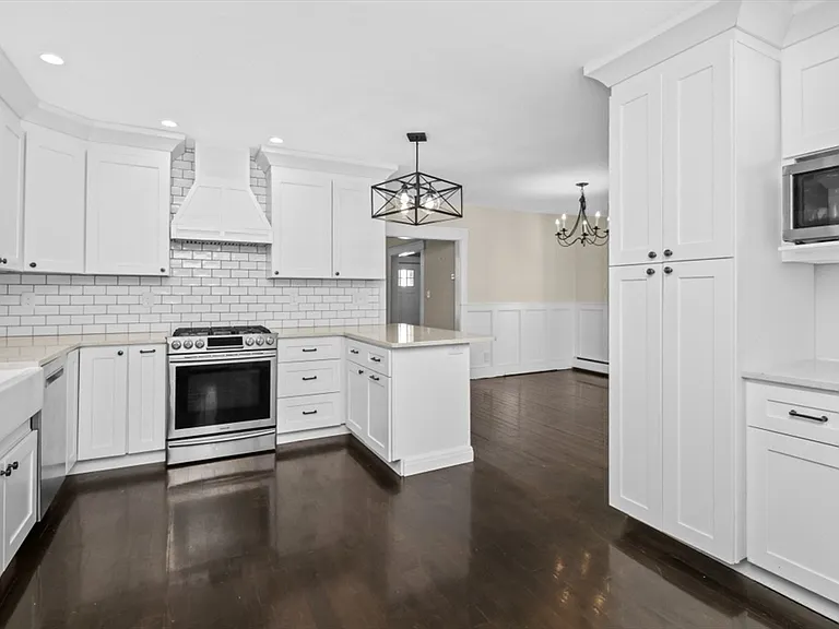 15 Wave Way Ave — Photo 11