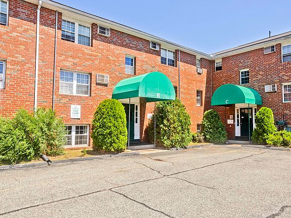 2nd image of 1304 Elm St APT 1B