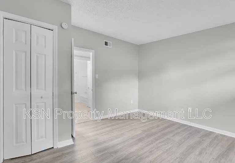 117 Windsor Rd — Photo 20
