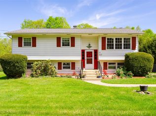 500 N Quaker Ln, Hyde Park, NY 12538