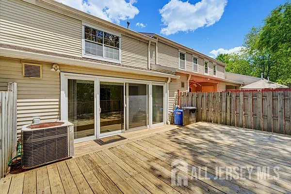 88 Wilshire Ct — Photo 24