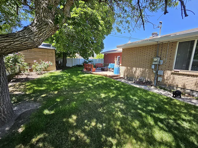 1230 E Manor Cir — Photo 19
