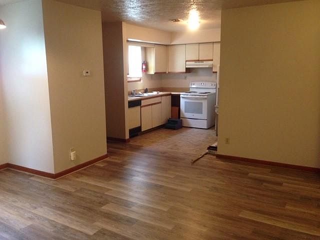 Livingroom into kitchen.