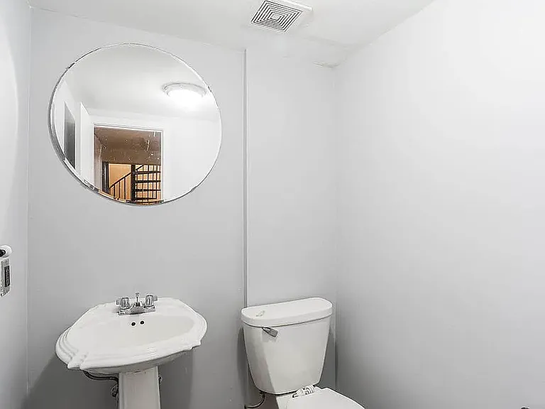 913 Saint Johns Pl #1C — Photo 7