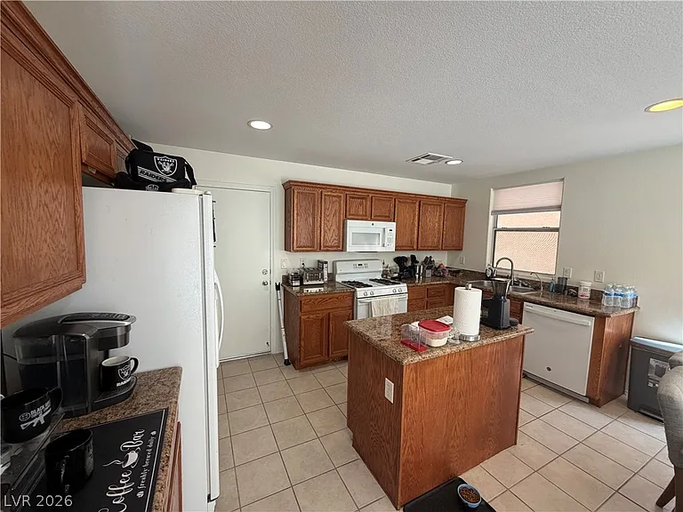 2515 Begonia Valley Ave — Photo 7