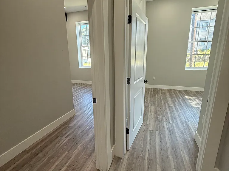 128 Monroe St — Photo 10