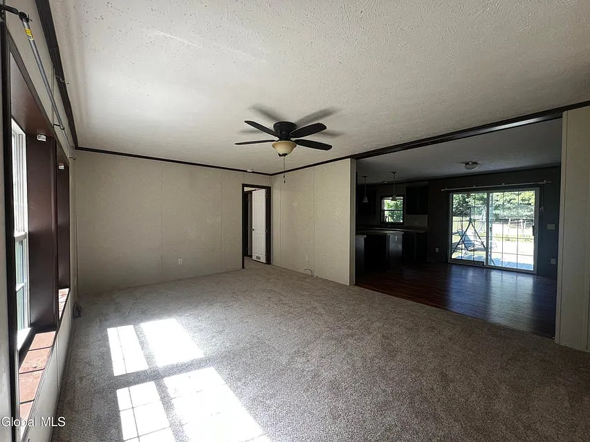 2 bed, 1386 sqft, $2,250 — Photo 2
