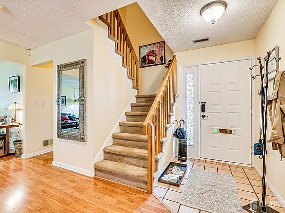 4th image of 130 Park Gate Dr #130