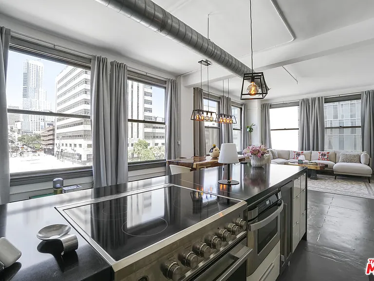 108 W 2nd St #313 — Photo 7