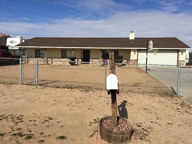1st image of 18448 Plumas Ave