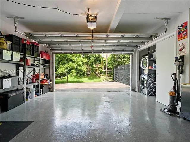 5 bed, 3.5 bath, 3129 sqft, $11,000 — Photo 4