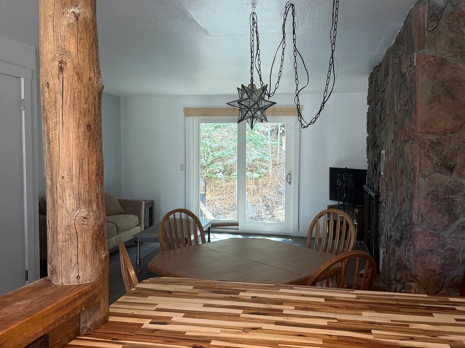 2 bed, 901 sqft, $2,200 — Photo 2
