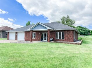 903 Park St, Bellevue, IA 52031