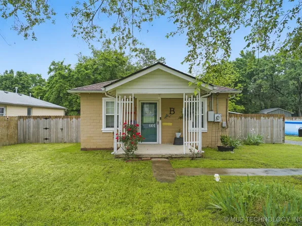 601 N 10th St, Collinsville, OK 74021