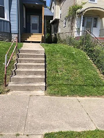 826 Rockdale Ave — Photo 2