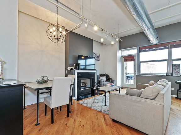 Living Room / Dining Room