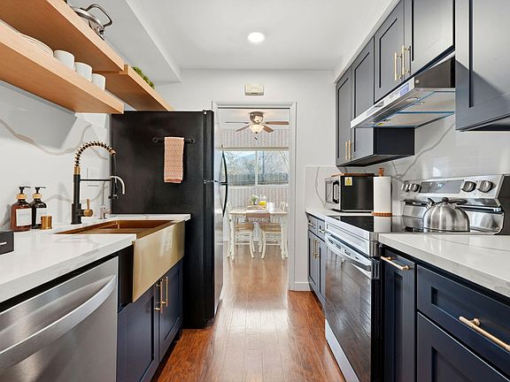 5th image of 43617 North Fork Drive