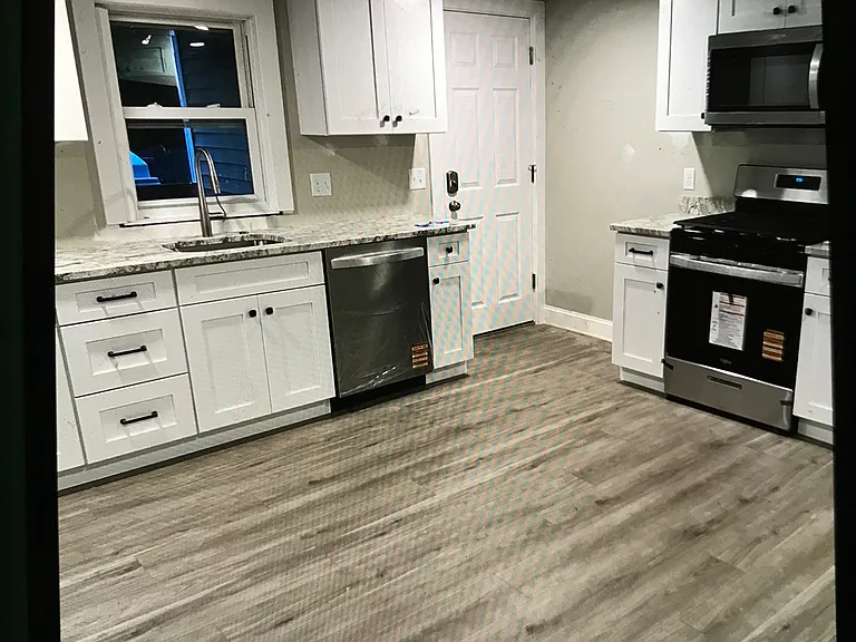 New eat-in kitchen with new appliances and dishwasher
