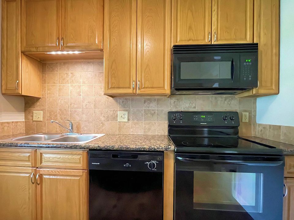 1st image of 1144 E 65th St