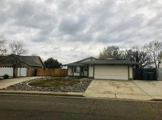 2857 Starlight Blvd, Redding, CA 96001