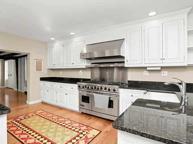 1005 Old Post Rd — Photo 8