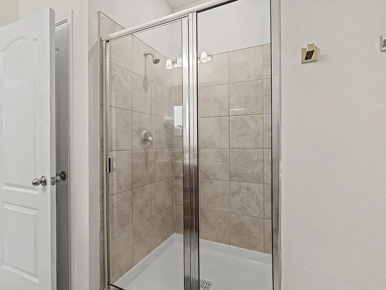 1710 Cheshire Creek Ln — Photo 11