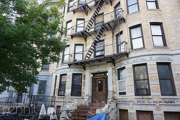 Rented by Rennit Inc. | media 12