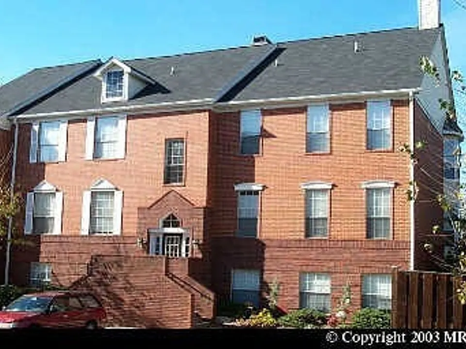 662 Gateway Dr SE #213