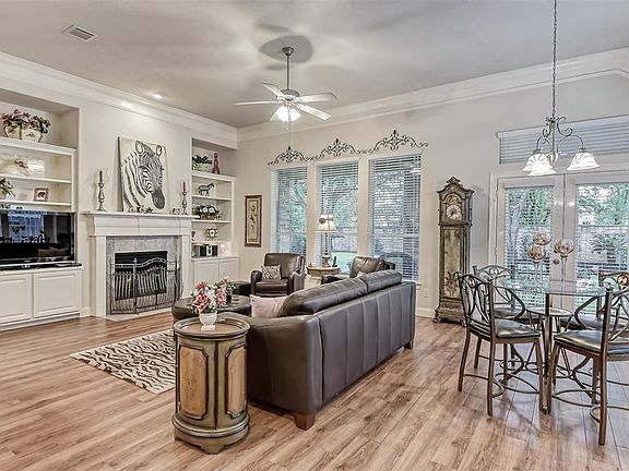 4th image of 32 Cherry Hills Dr