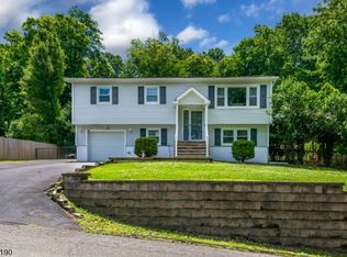 88 Shore Rd, Andover, NJ 07821