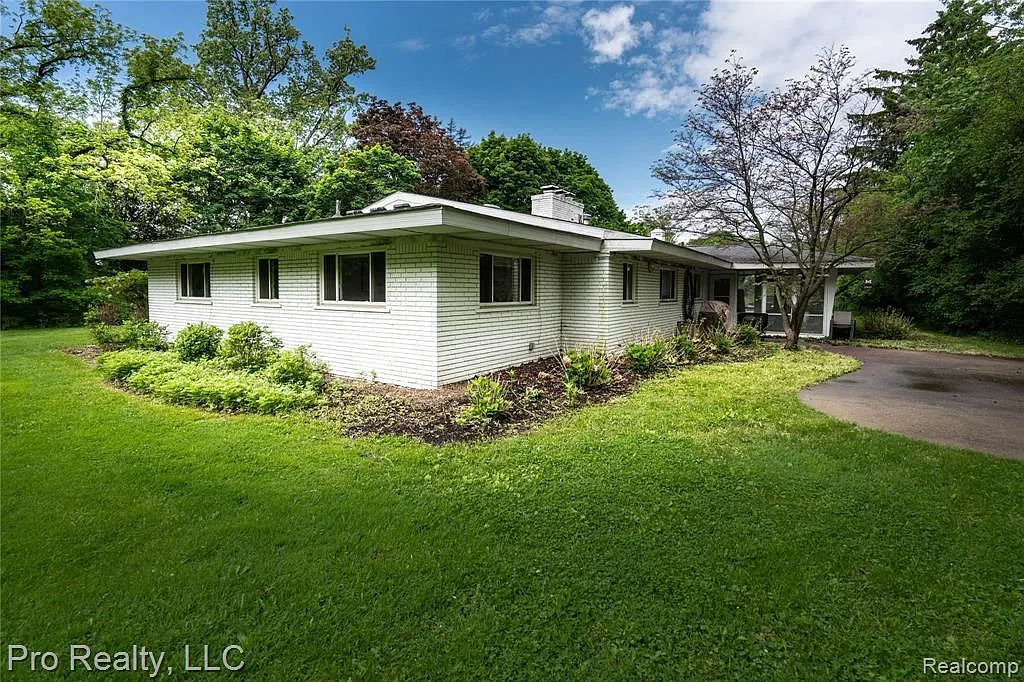 Building Photo - 3975 Brookside Dr