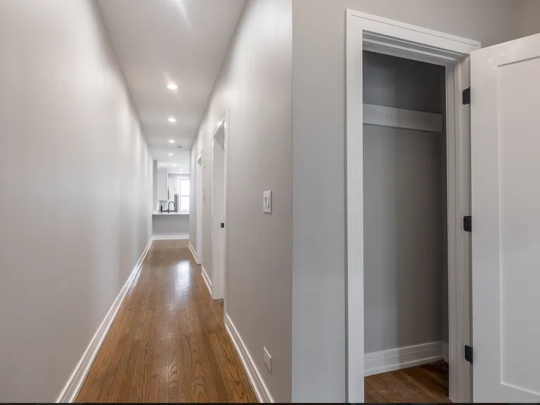 1644 W Rascher Ave — Photo 11