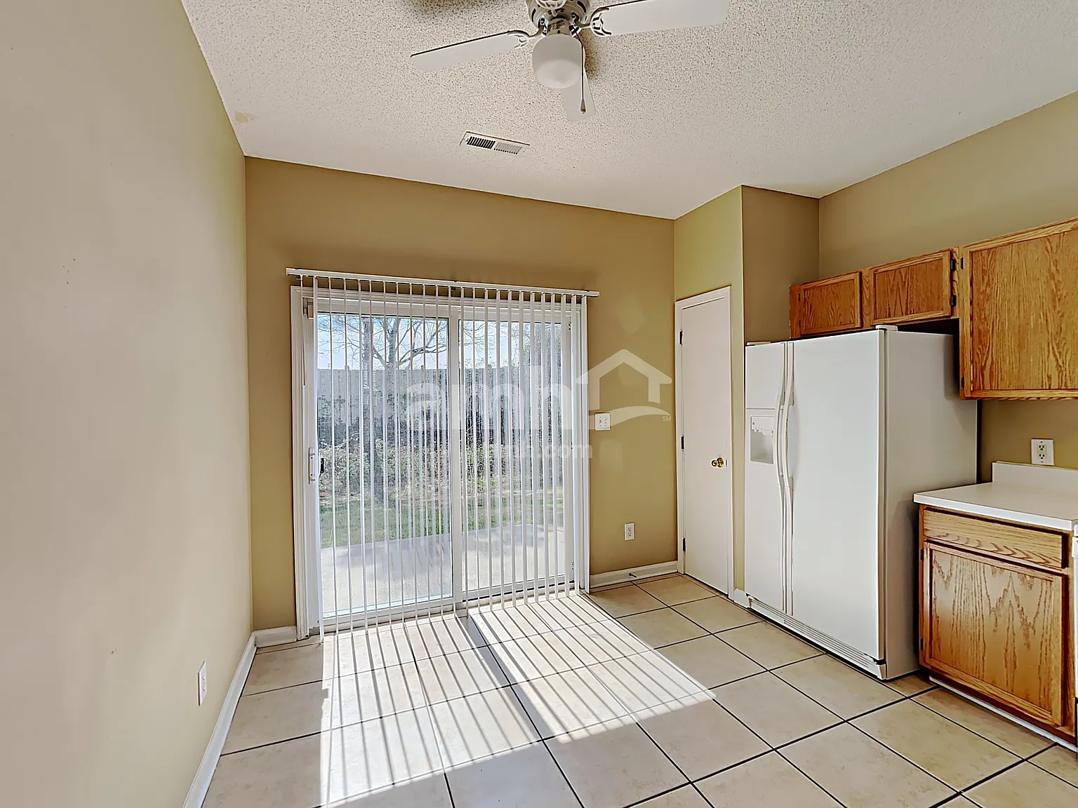 3 bed, 2.5 bath, 1340 sqft, $1,830 — Photo 4